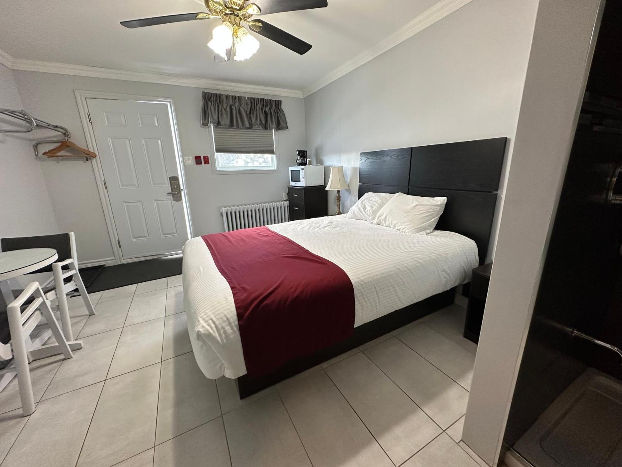 Motel Le Refuge Sherbrooke Buitenkant foto